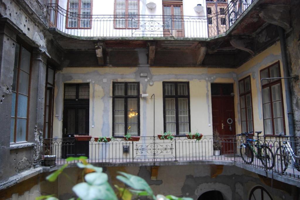Budapest Centrum Cozy Hostel エクステリア 写真