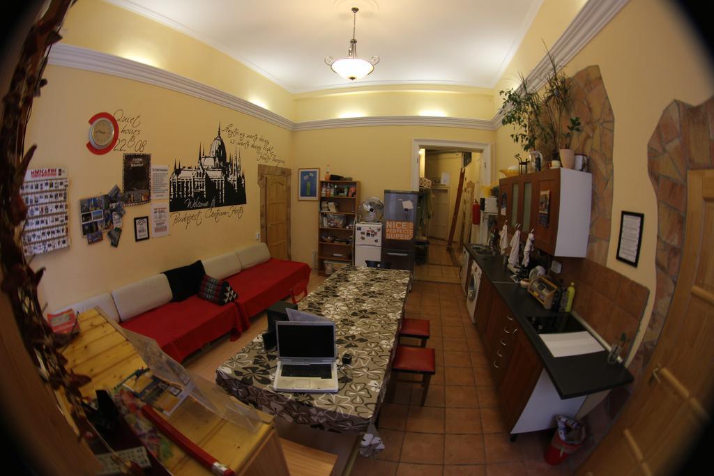 Budapest Centrum Cozy Hostel エクステリア 写真