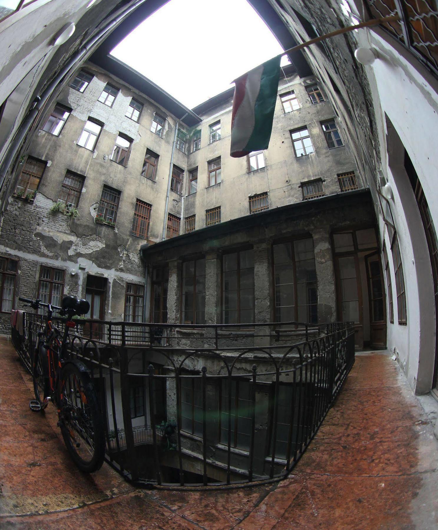 Budapest Centrum Cozy Hostel エクステリア 写真